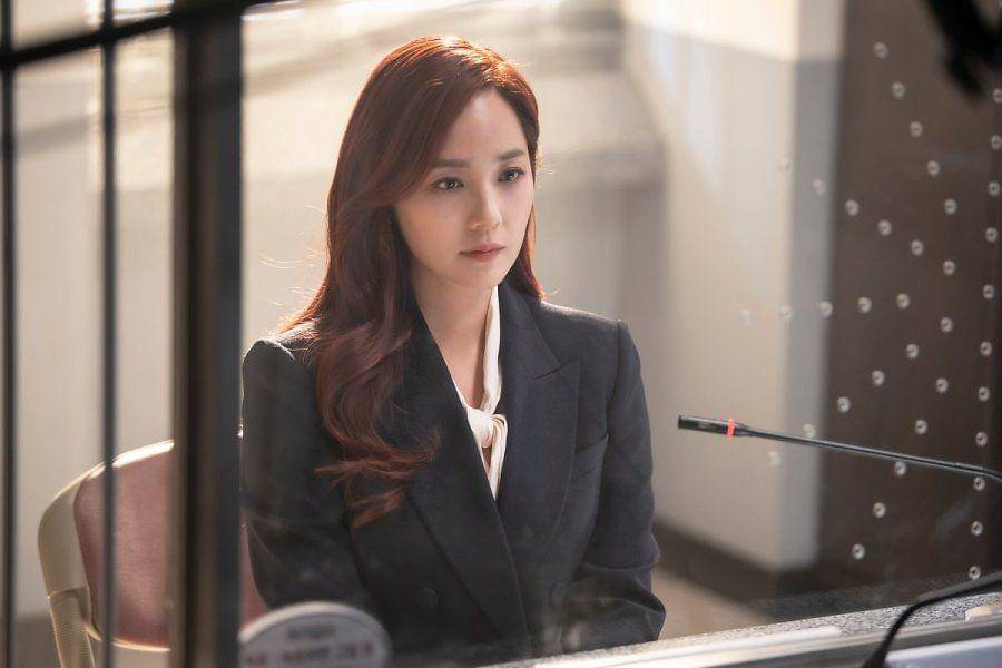 Eugene sebagai Oh Yoon Hee di Penthouse (dok. SBS/Penthouse)