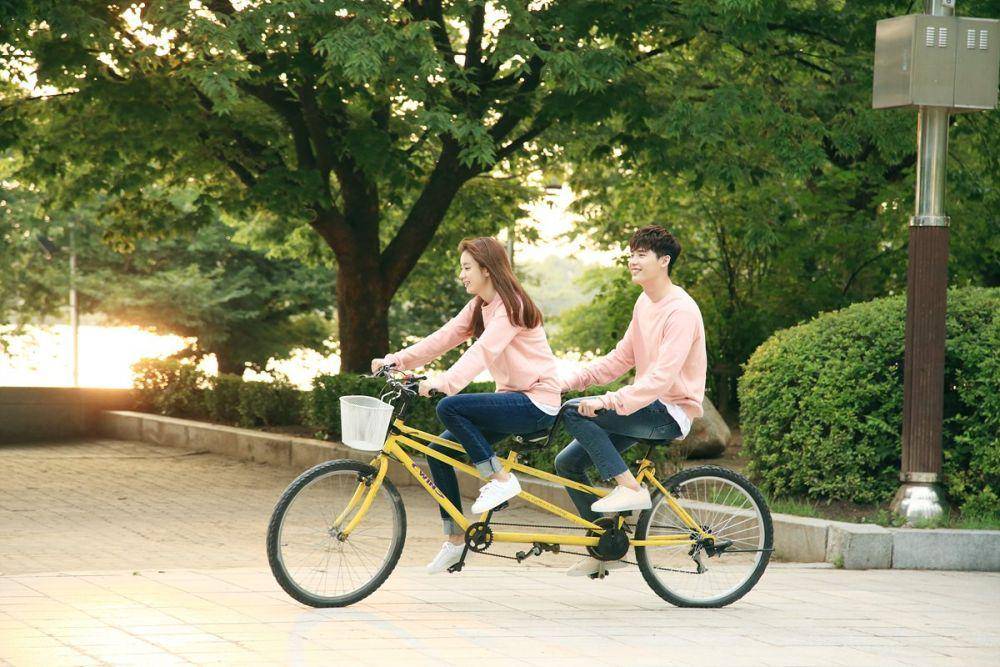 Han Hyo Joo dan Lee Jong Suk di W: Two Worlds (dok.MBC/W: Two Worlds)