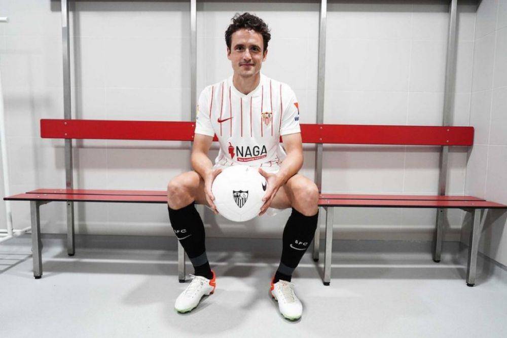 Thomas Delaney (twitter.com/kakyuds)
