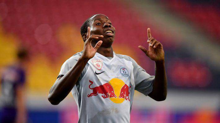 Mohamed Camara bersama RB Salzburg (africatopsports.com)