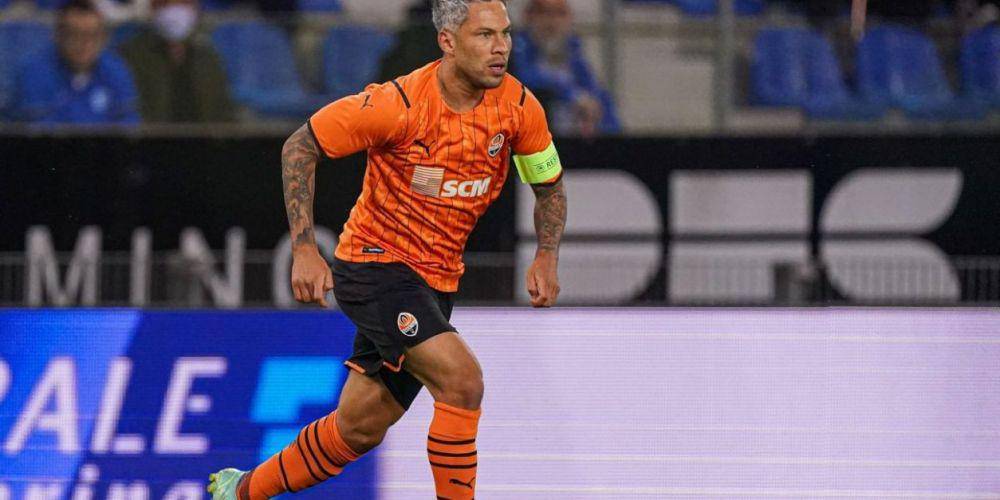 Marlos bersama Shaktar Donetsk (playcrazygame.com)