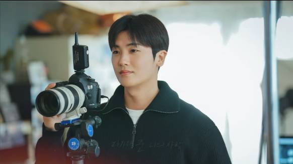 Park Hyung Sik di cuplikan drama Soundtrack #1 (instagram.com/xanadu_ent_official)