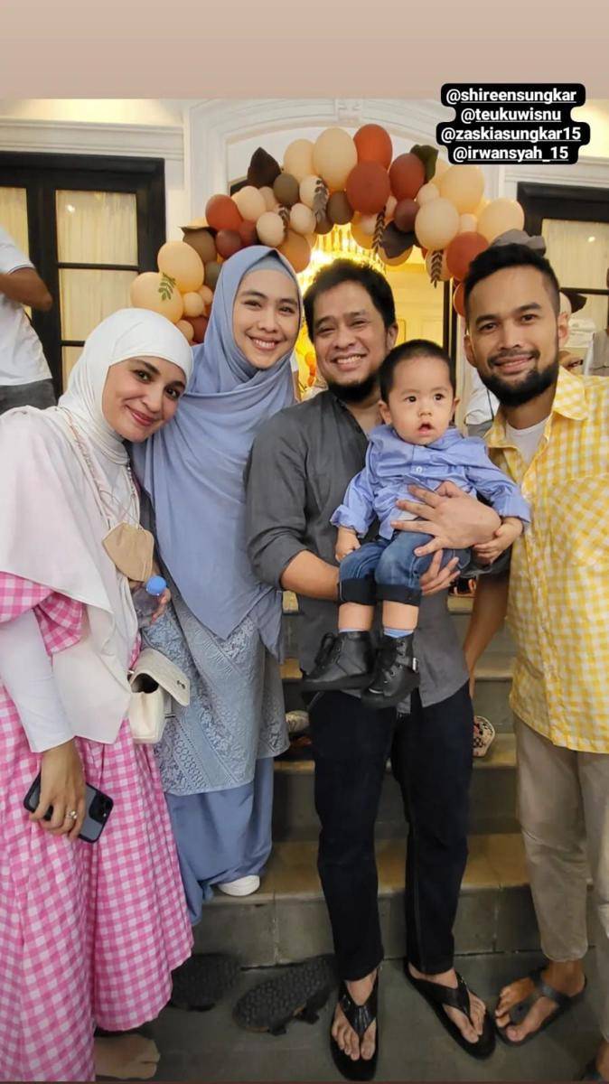 tamu artis di syukuran keluarga Zaskia Sungkar dan Irwansyah (instagram.com/okisetianadewi)