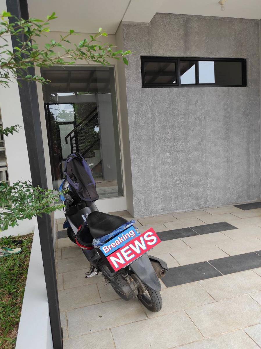 curhat tetangga parkir kendaraan di rumah orang (twitter.com/widino)