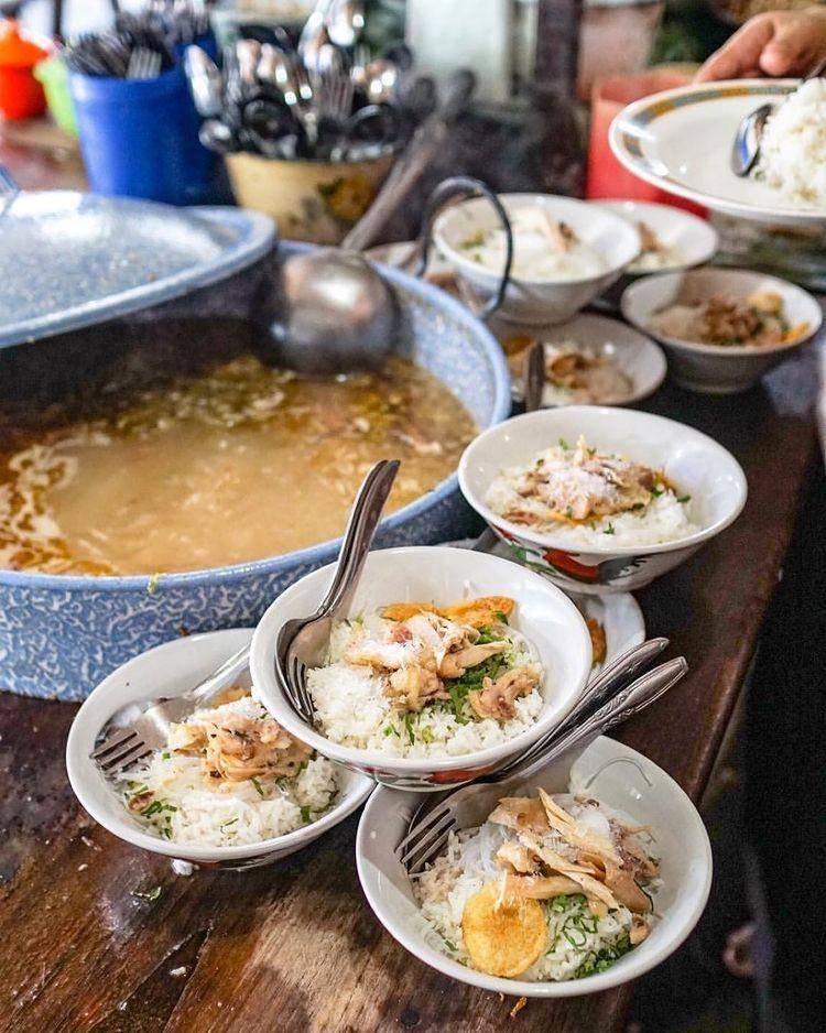Warung Soto Gading 1 (Instagram.com/sasmitaedo)
