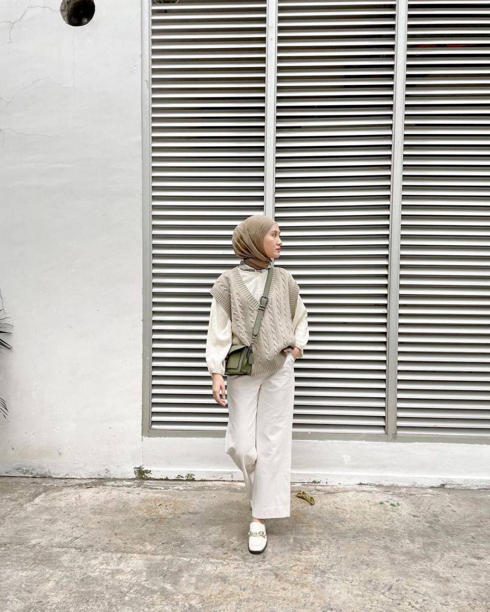 wide leg pants ala inas Rana (instagram.com/inasrana)