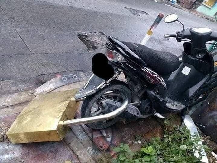 orang pakai benda raksasa (instagram.com/sukijan.id)