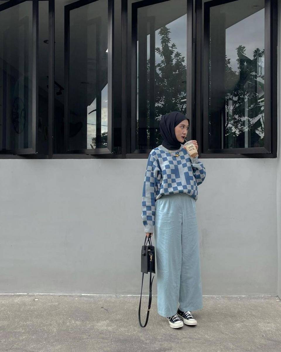 wide leg pants ala inas Rana (instagram.com/inasrana)