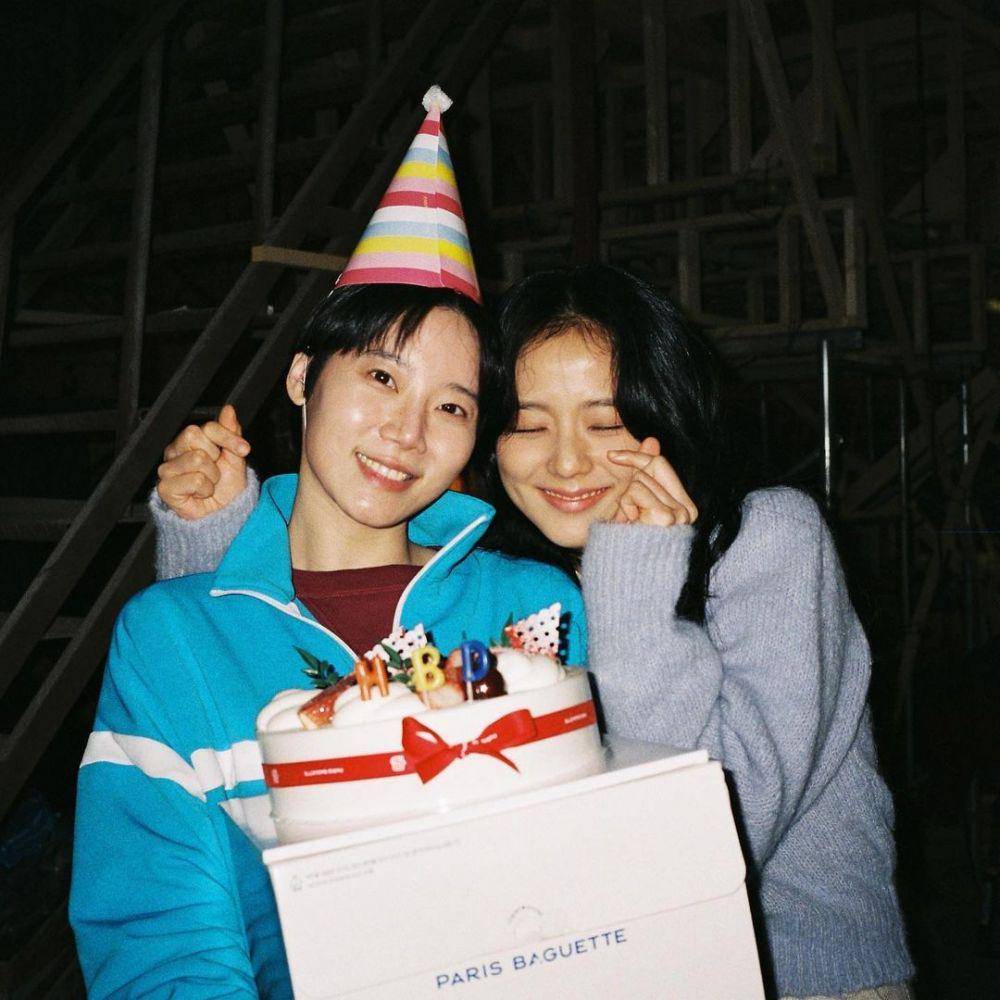 Kim Mi Soo dan Ji Soo (instagram.com/sooyaaa__)