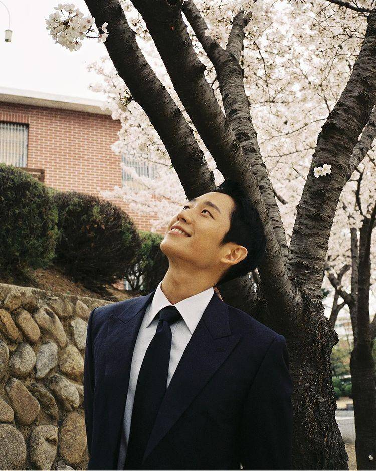 Jung Hae In pemeran drama Snowdrop (Instagram.com/holyhaein)