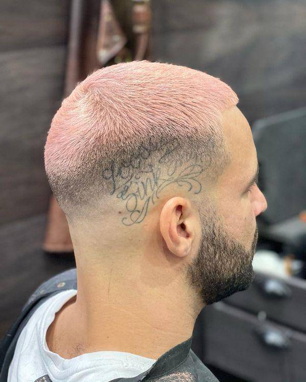 Colour buzz cut (instagram.com/samy_dvg)