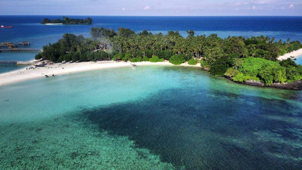 5 Rekomendasi Pantai di Kalimantan Selatan, Indah dan Asri