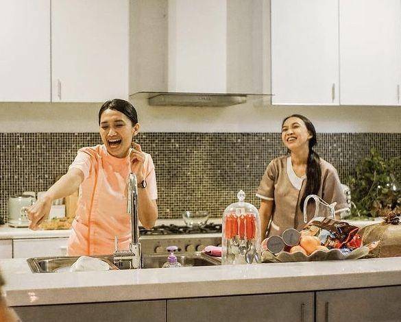 Mbok Atun dan Lastri di Layangan Putus (Instagram.com/lalachoo2005)