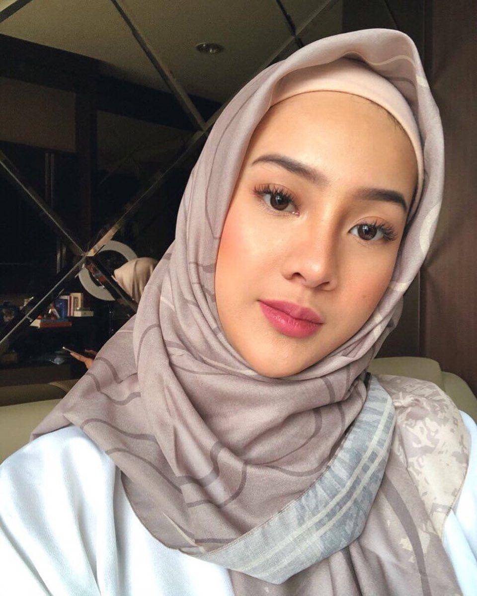 Anya Geraldine (instagram.com/anyageraldine/)