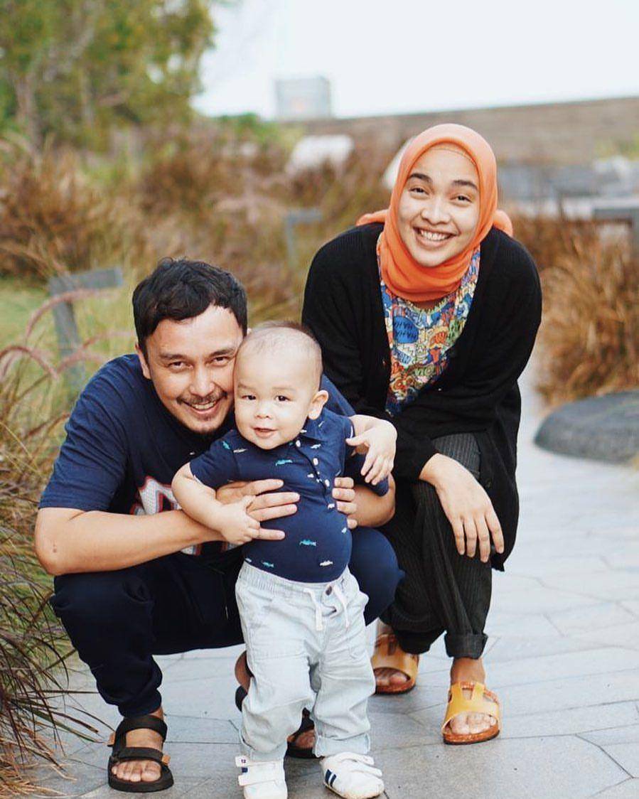 potret keluarga Dimas Aditya (instagram.com/tikabravani)