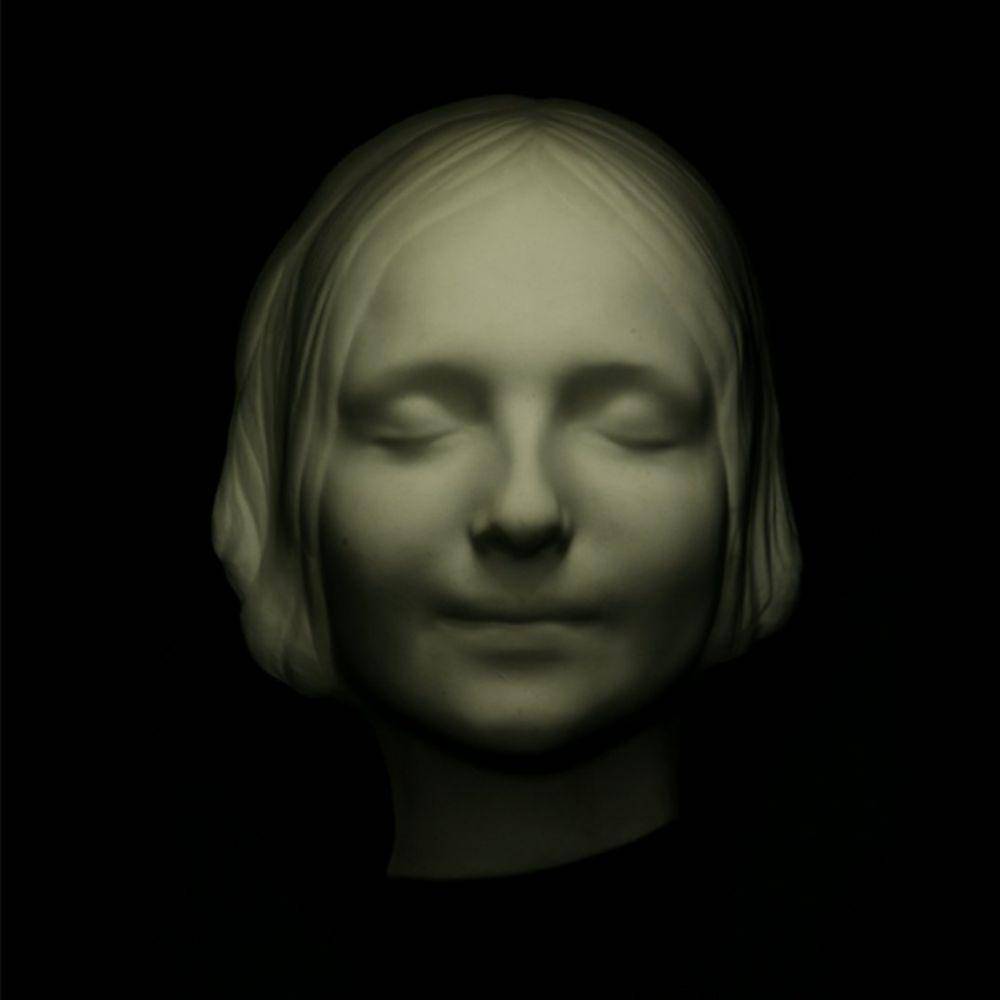 wajah boneka CPR Resusci Anne (twitter.com/MrEwanMorrison)