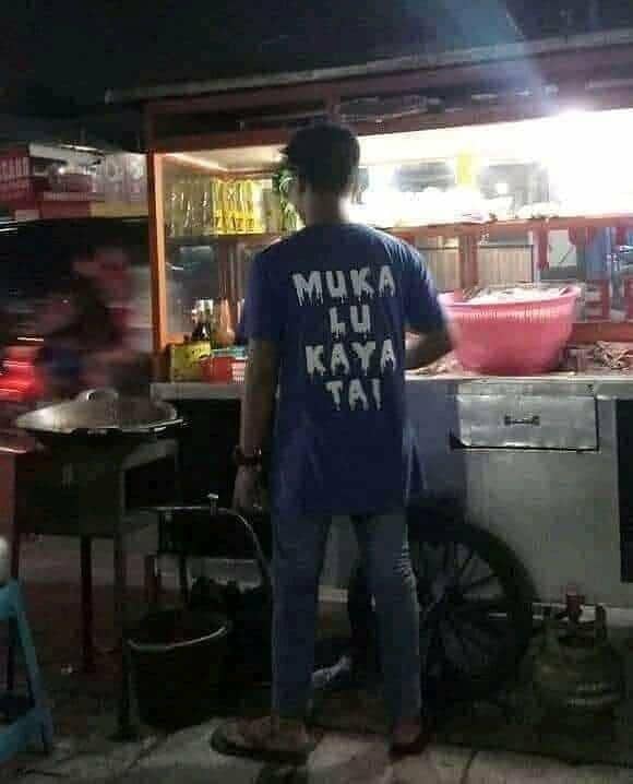 potret tulisan di baju yang kocak (instagram.com/sukijan.id)