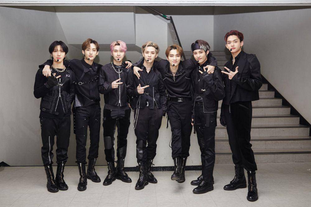 WayV (twitter.com/WayV_official)