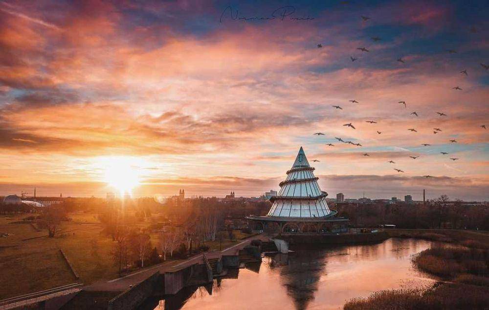 Jahrtausendturm (instagram.com/normdyne)