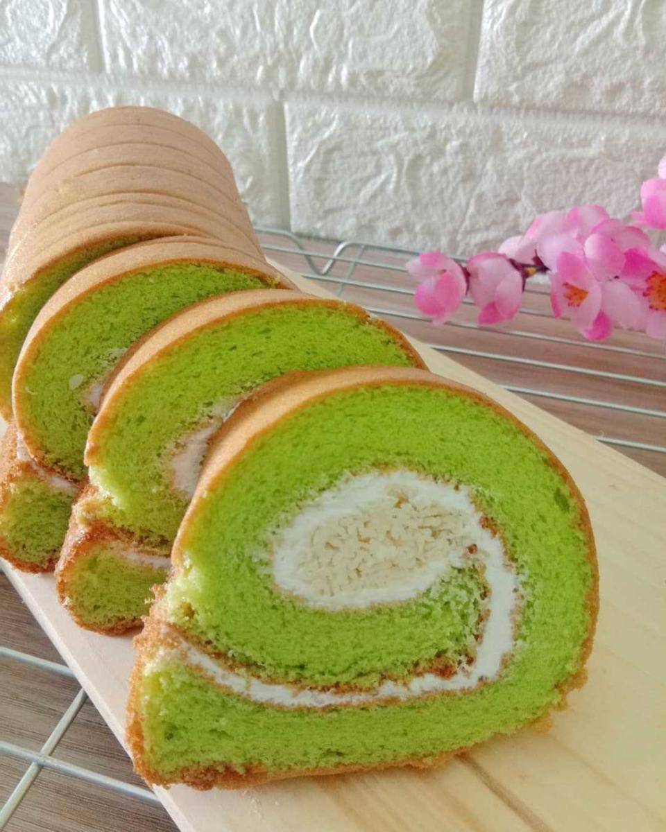 Bolu gulung pandan (instagram.com/nieziera)