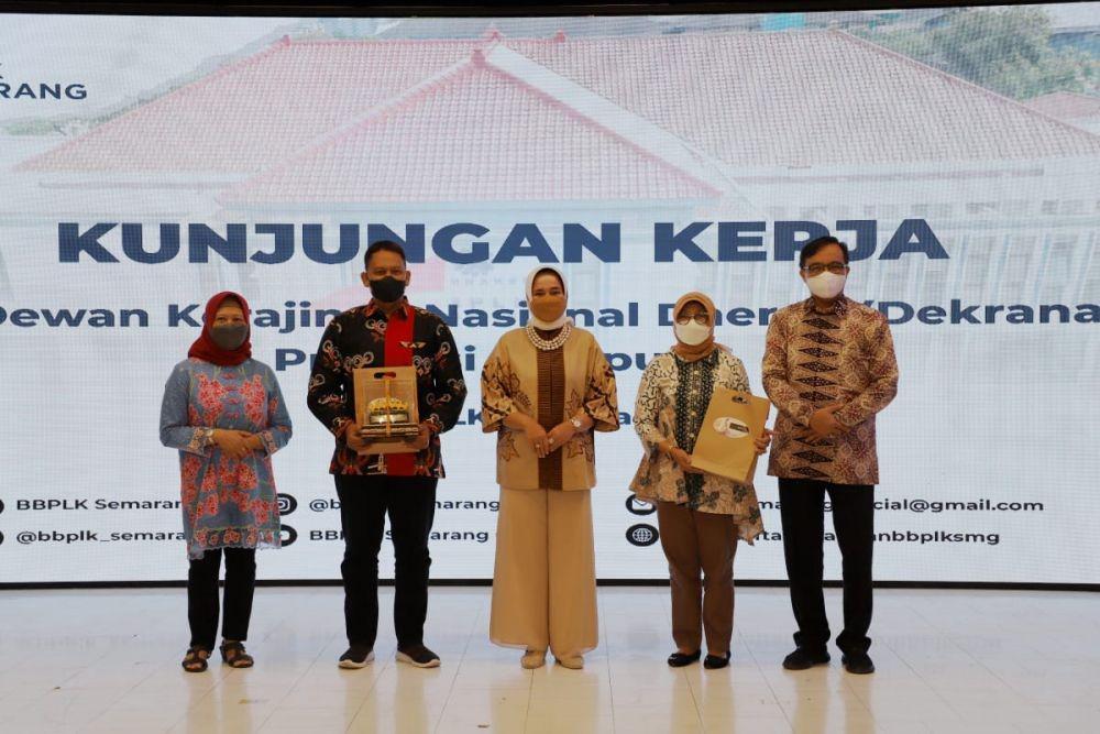 Dekranasda Jajaki Kirim Desainer Muda Lampung Pelatihan BBLK Semarang