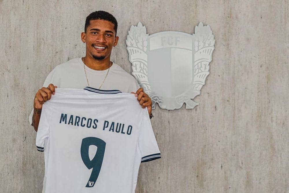Marcos Paulo saat dipamerkan sebagai pemain baru Famalicao. (instagram.com/mpcosta09)