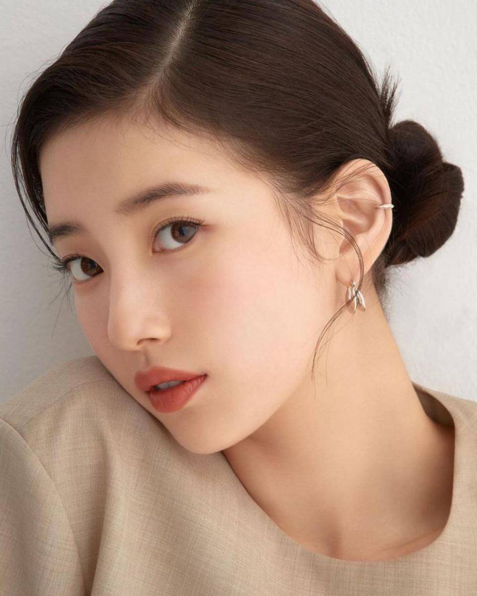 Bae Suzy (instagram.com/skuukzky)