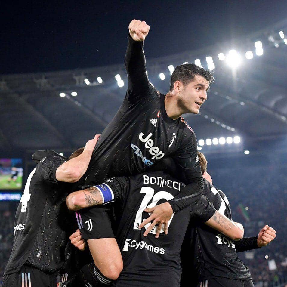 Alvaro Morata melakukan selebrasi bersama rekan-rekannya. (instagram.com/alvaromorata)