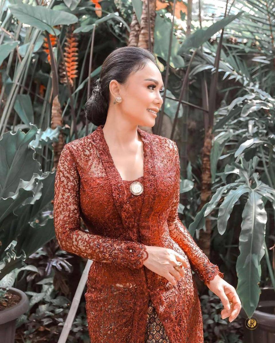 Yuni Shara (instagram.com/yunishara36)