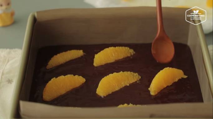 ilustrasi adonan orange brownie (dok. youtube.com/Cooking tree 쿠킹트리)