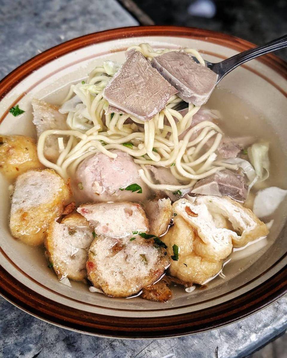 potret hidangan bakso kubis Pak Tris (instagram.com/bubueataway)