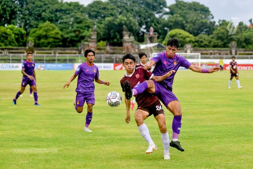 Pemain Persik Kediri saat melawan PSM Makasar. ligaindonesiabaru.com