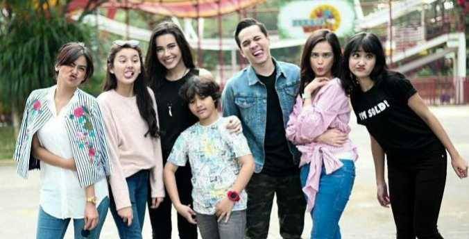 Nabila dan pemain sinetron PTT(instagram.com/nabilazaviraa_)