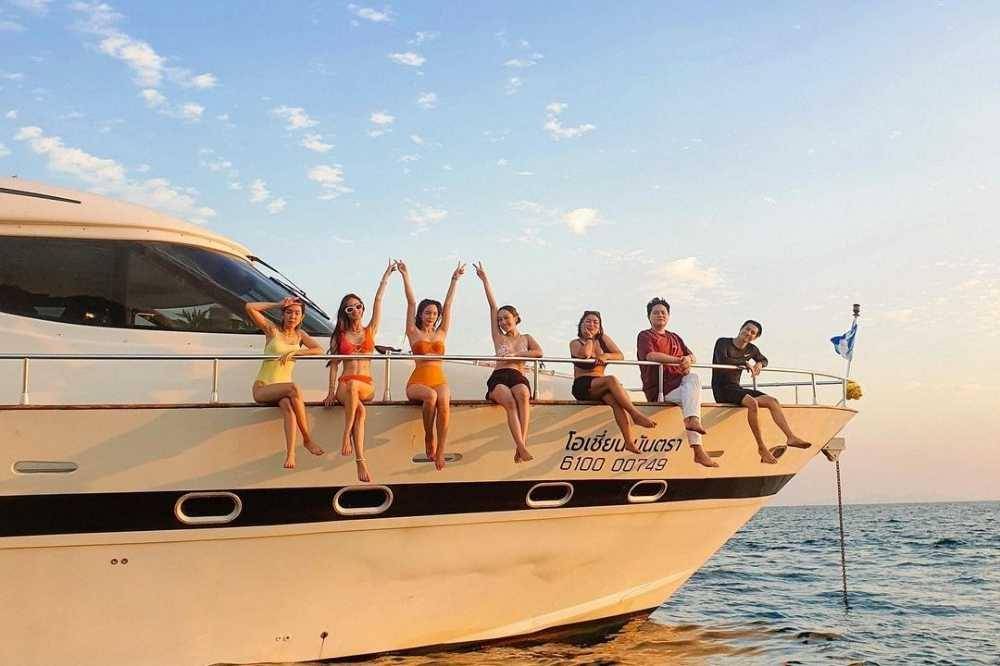 liburan Bua Nalinthip dkk. (instagram.com/preawwnp)
