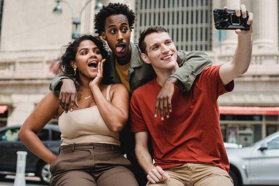 ilustrasi mix culture (pexels.com/William Fortunato)
