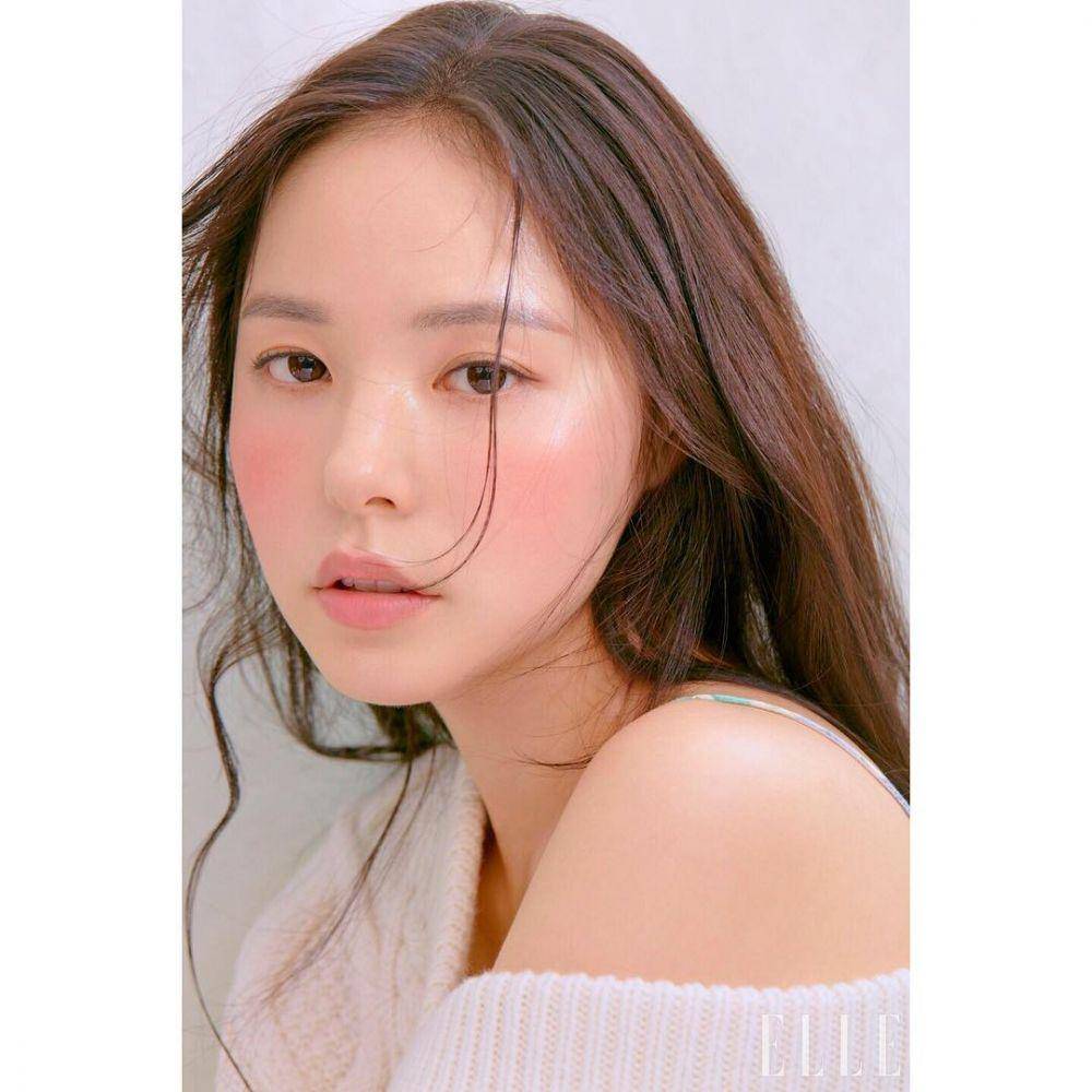 Min Hyo Rin (instagram.com/hyorin_min)