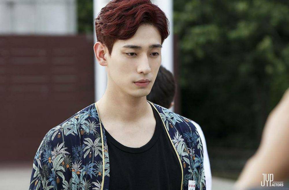 Yoon Park di drama Magic School (instagram.com/jypactors_official)