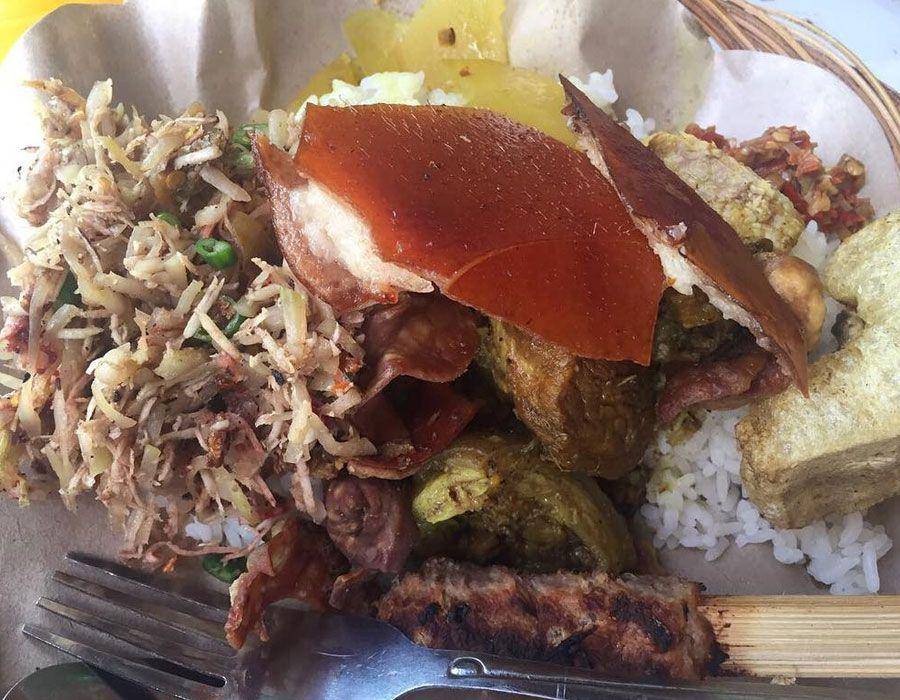 Nasi babi guling Men Redio. (instagram.com/myfoodyyy)