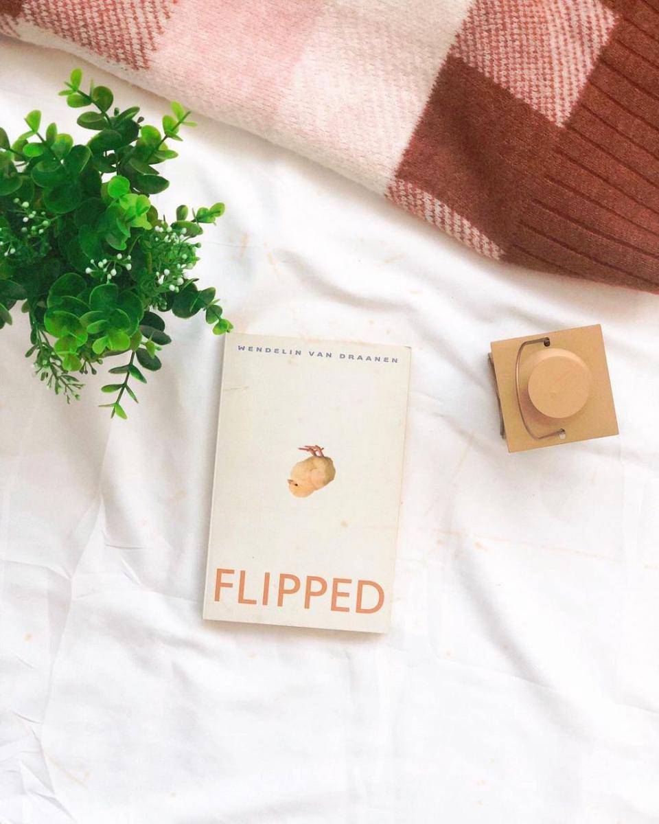 Flipped oleh Wendelin Van Draanen (instagram.com/readwithshar)