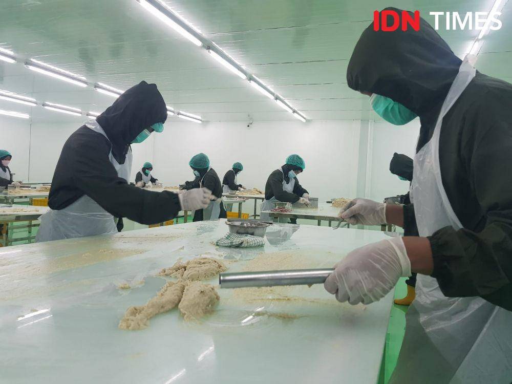 Proses pengolahan durian PT Agro Semesta Utama (IDN Times/Doni Hermawan)