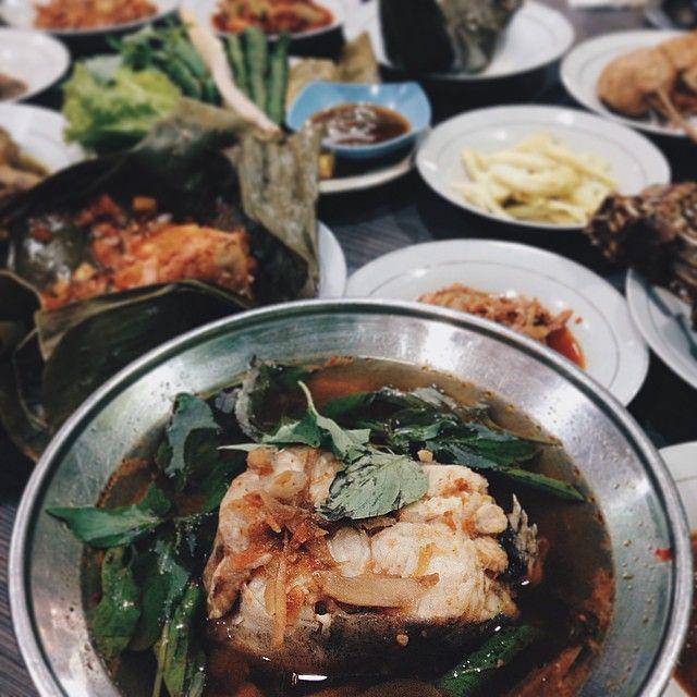 RM Sarinande Tempo Doeloe (instagram.com/vincentiav)