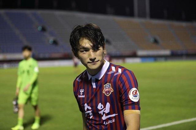 Nikah November Mendatang, 9 Potret Cho Yumin Calon Suami Soyeon