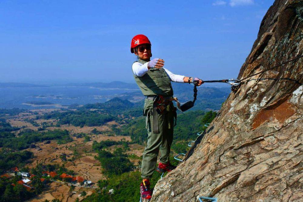 Wisata Via Ferrata Gunung Parang (instagram.com/skywalker_viaferrata)