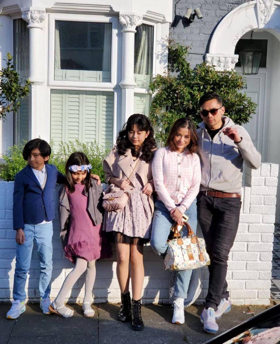 potret Angie 'Virgin' dan keluarga (instagram.com/angie_virgin)
