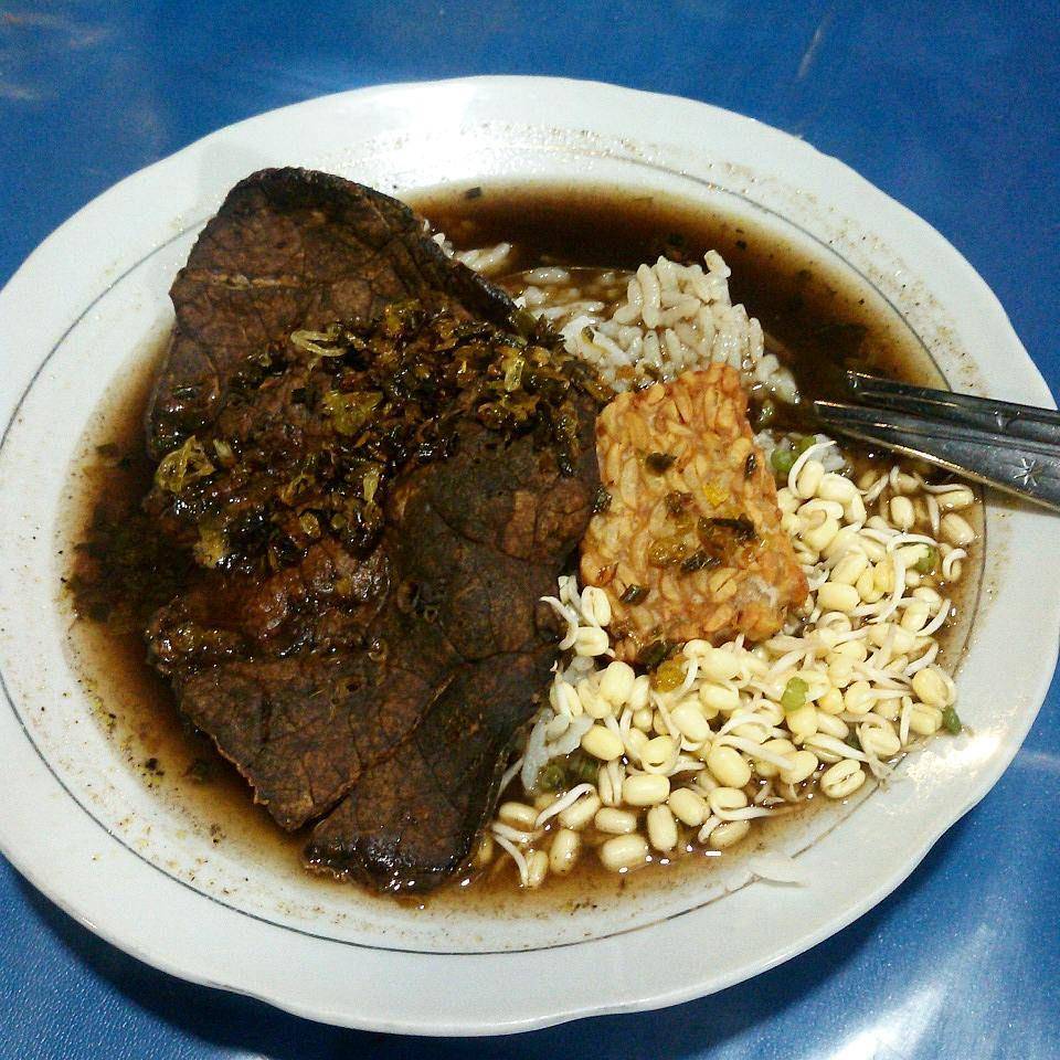 Rawon Al-Abror (instagram.com/hennyhere)