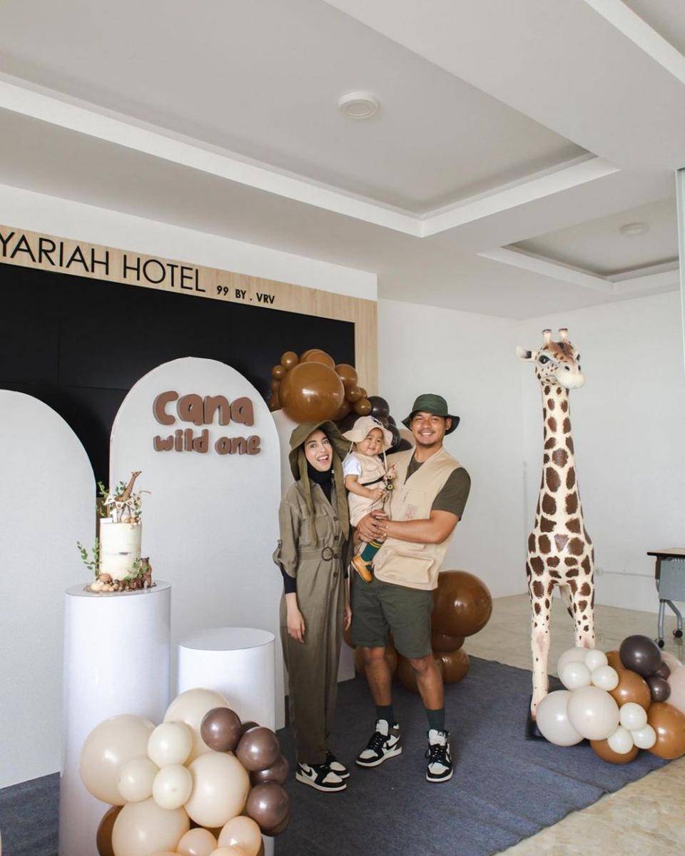 potret keluarga Aghnia Punjabi (instagram.com/emyaghnia)
