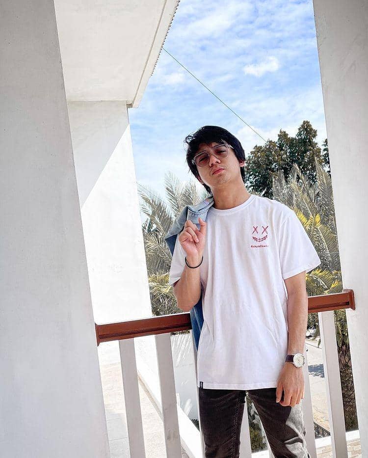 Ide Padu Padan ala Arbani Yasiz (instagram.com/arbaniyasiz)