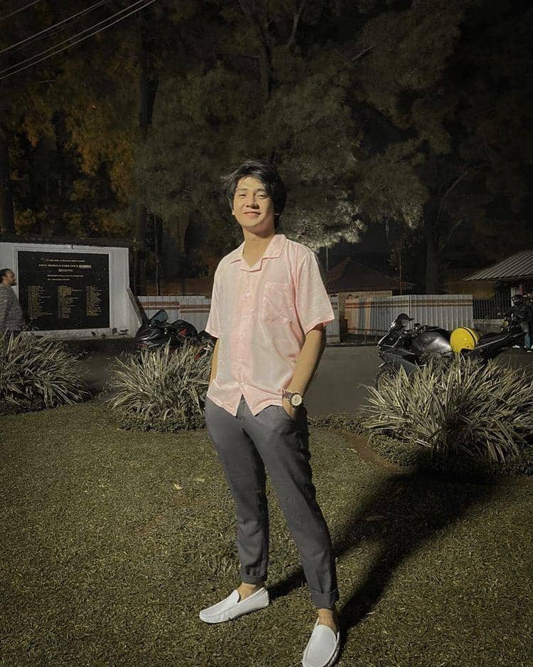 Ide Padu Padan ala Arbani Yasiz (instagram.com/arbaniyasiz)