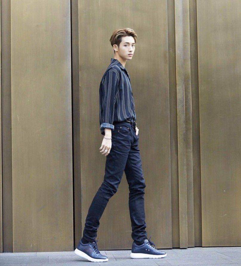 kemeja ala member WayV (instagram.com/nctunited00)
