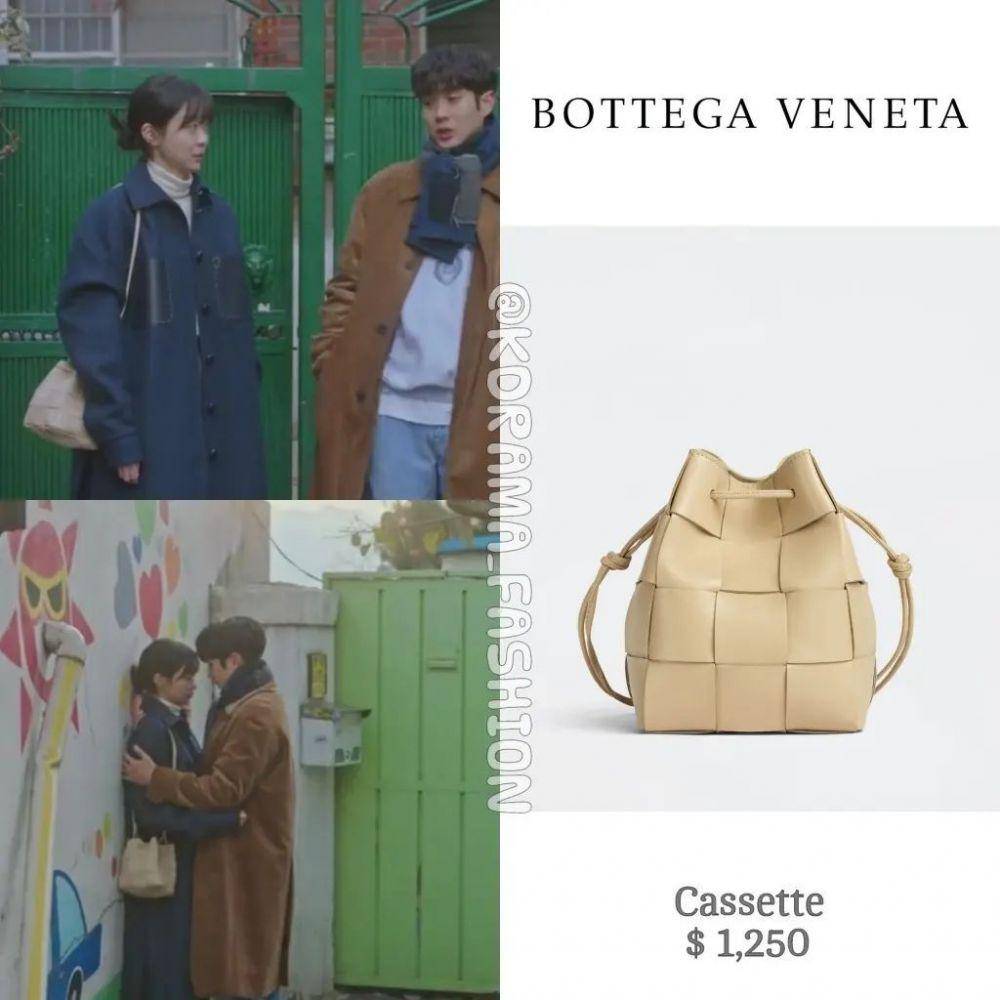 harga tas Kim Da Mi dalam KDrama Our Beloved Summer (instagram.com/kdrama_fashion)